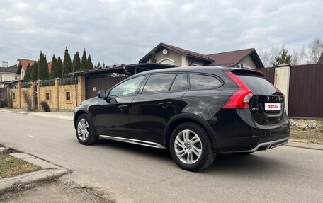 Volvo V60 Cross Country II, 2015 год, 1 950 000 рублей, 7 фотография