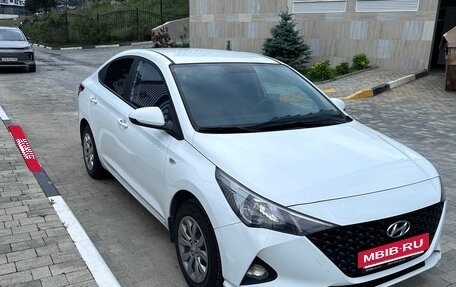 Hyundai Solaris II рестайлинг, 2020 год, 1 590 000 рублей, 2 фотография