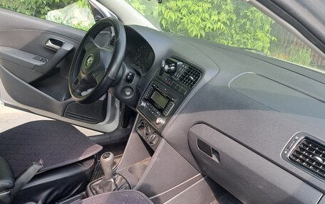 Volkswagen Polo VI (EU Market), 2011 год, 600 000 рублей, 3 фотография