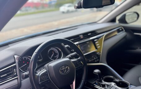 Toyota Camry, 2020 год, 2 450 000 рублей, 6 фотография