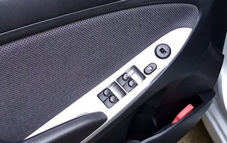 Hyundai Solaris II рестайлинг, 2013 год, 710 000 рублей, 11 фотография