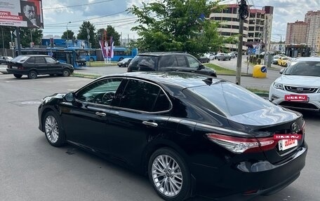 Toyota Camry, 2020 год, 2 900 000 рублей, 8 фотография