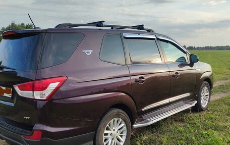 SsangYong Korando Turismo, 2014 год, 1 900 000 рублей, 2 фотография