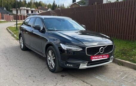 Volvo V90 Cross Country I рестайлинг, 2018 год, 2 490 000 рублей, 2 фотография