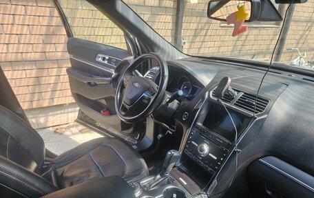 Ford Explorer VI, 2017 год, 2 800 000 рублей, 11 фотография