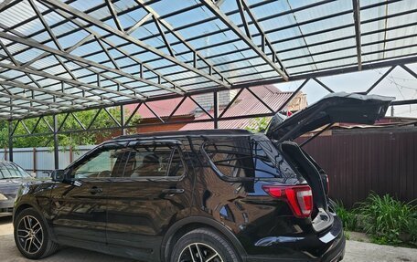 Ford Explorer VI, 2017 год, 2 800 000 рублей, 7 фотография