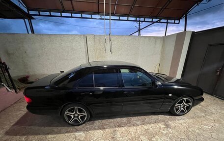 Mercedes-Benz E-Класс, 1998 год, 700 000 рублей, 5 фотография