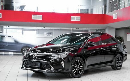 Toyota Camry, 2017 год, 1 999 000 рублей, 5 фотография