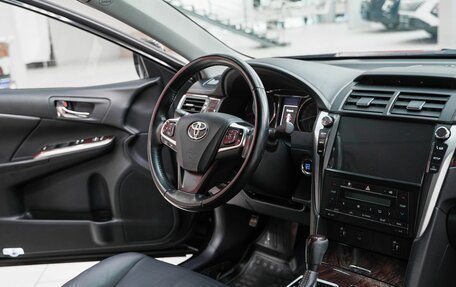 Toyota Camry, 2017 год, 1 999 000 рублей, 14 фотография