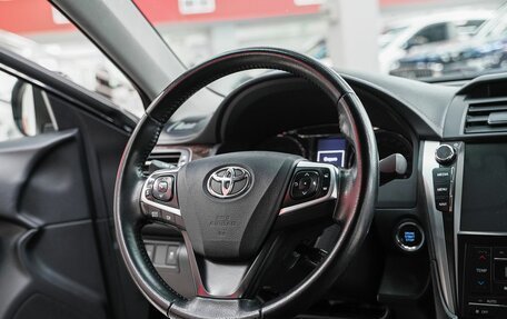 Toyota Camry, 2017 год, 1 999 000 рублей, 12 фотография