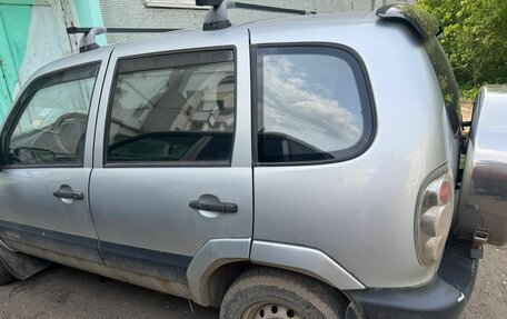Chevrolet Niva I рестайлинг, 2004 год, 225 000 рублей, 3 фотография