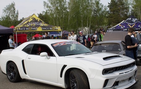 Dodge Challenger III рестайлинг 2, 2013 год, 4 980 000 рублей, 4 фотография