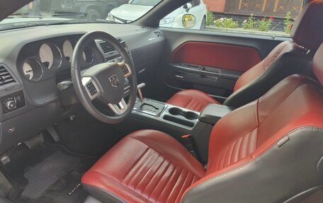 Dodge Challenger III рестайлинг 2, 2013 год, 4 980 000 рублей, 7 фотография