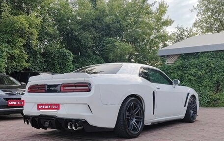 Dodge Challenger III рестайлинг 2, 2013 год, 4 980 000 рублей, 6 фотография