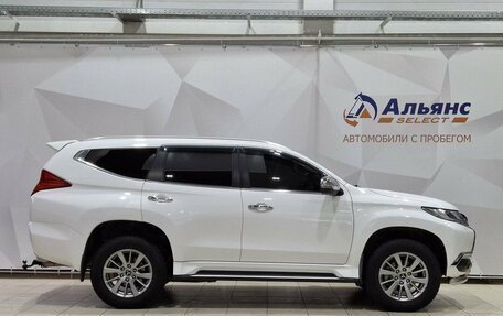 Mitsubishi Pajero Sport III рестайлинг, 2018 год, 2 700 000 рублей, 2 фотография