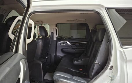 Mitsubishi Pajero Sport III рестайлинг, 2018 год, 2 700 000 рублей, 25 фотография