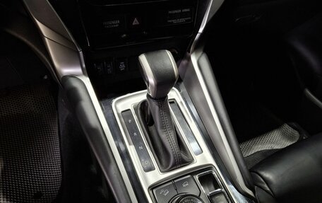 Mitsubishi Pajero Sport III рестайлинг, 2018 год, 2 700 000 рублей, 31 фотография