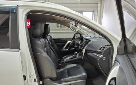 Mitsubishi Pajero Sport III рестайлинг, 2018 год, 2 700 000 рублей, 29 фотография