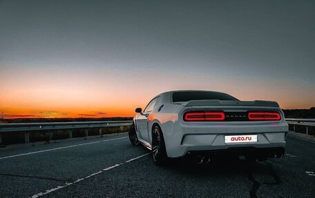 Dodge Challenger III рестайлинг 2, 2013 год, 4 980 000 рублей, 9 фотография