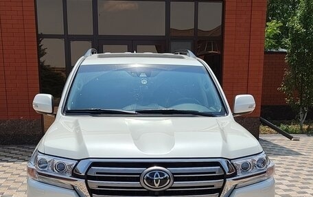 Toyota Land Cruiser 200, 2018 год, 9 500 000 рублей, 2 фотография