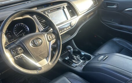 Toyota Highlander III, 2015 год, 3 200 000 рублей, 5 фотография