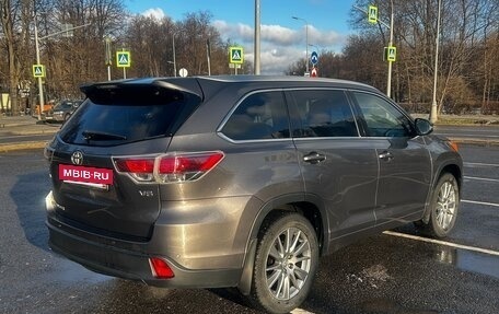 Toyota Highlander III, 2015 год, 3 200 000 рублей, 3 фотография