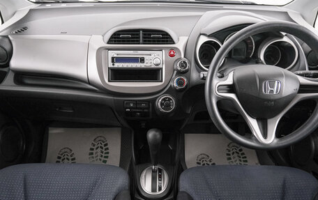 Honda Fit III, 2010 год, 849 000 рублей, 11 фотография