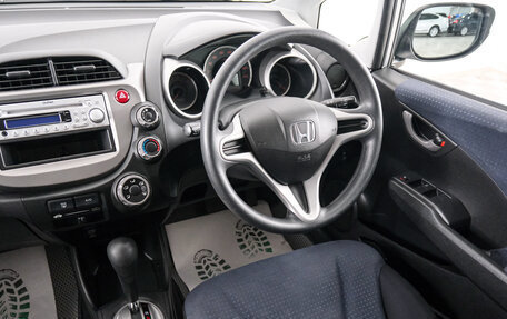Honda Fit III, 2010 год, 849 000 рублей, 10 фотография