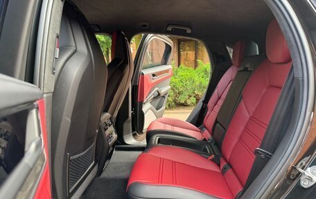 Porsche Cayenne III, 2025 год, 31 000 000 рублей, 18 фотография