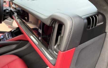 Porsche Cayenne III, 2025 год, 31 000 000 рублей, 16 фотография