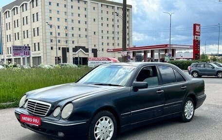 Mercedes-Benz E-Класс, 2001 год, 225 000 рублей, 2 фотография