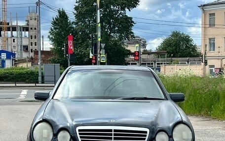 Mercedes-Benz E-Класс, 2001 год, 225 000 рублей, 3 фотография