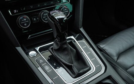 Volkswagen Passat B8 рестайлинг, 2017 год, 1 800 000 рублей, 12 фотография