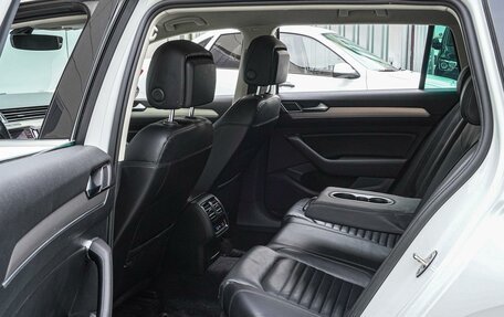 Volkswagen Passat B8 рестайлинг, 2017 год, 1 800 000 рублей, 11 фотография