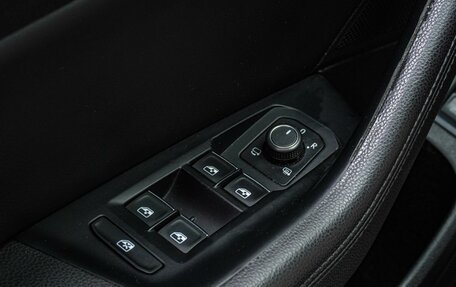 Volkswagen Passat B8 рестайлинг, 2017 год, 1 800 000 рублей, 19 фотография