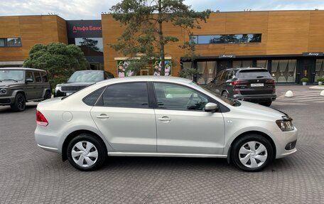 Volkswagen Polo VI (EU Market), 2011 год, 950 000 рублей, 2 фотография