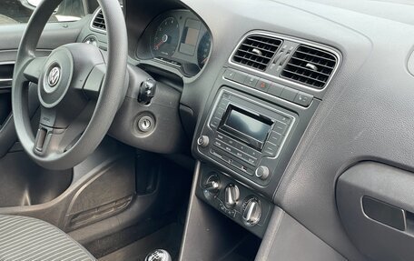 Volkswagen Polo VI (EU Market), 2011 год, 950 000 рублей, 17 фотография