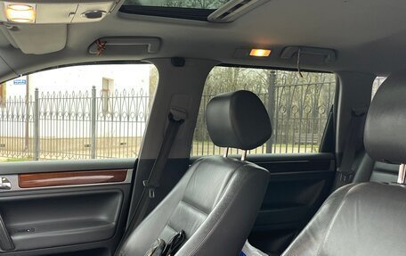 Volkswagen Touareg III, 2004 год, 590 000 рублей, 18 фотография