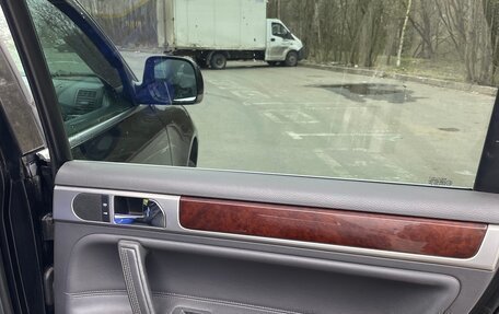 Volkswagen Touareg III, 2004 год, 590 000 рублей, 24 фотография