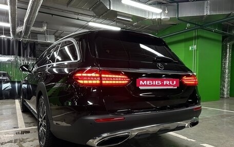 Mercedes-Benz E-Класс, 2022 год, 13 500 000 рублей, 29 фотография