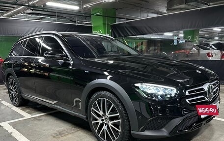 Mercedes-Benz E-Класс, 2022 год, 13 500 000 рублей, 38 фотография