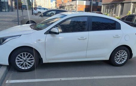 KIA Rio IV, 2018 год, 1 250 000 рублей, 3 фотография