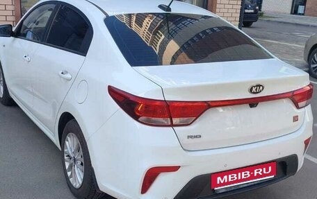 KIA Rio IV, 2018 год, 1 250 000 рублей, 2 фотография
