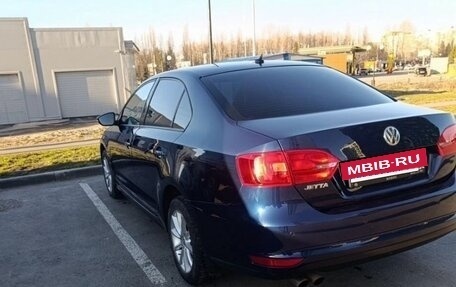 Volkswagen Jetta VI, 2011 год, 920 000 рублей, 3 фотография