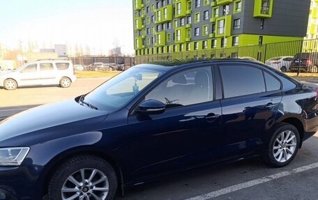 Volkswagen Jetta VI, 2011 год, 920 000 рублей, 2 фотография