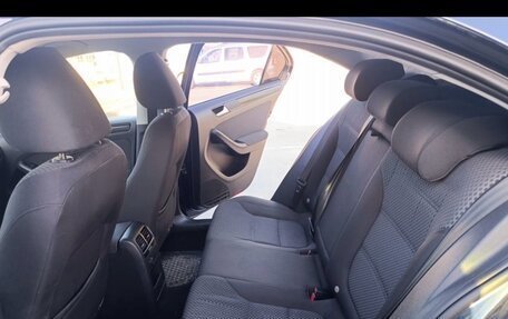 Volkswagen Jetta VI, 2011 год, 920 000 рублей, 6 фотография