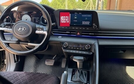 Hyundai Elantra, 2023 год, 2 750 000 рублей, 17 фотография