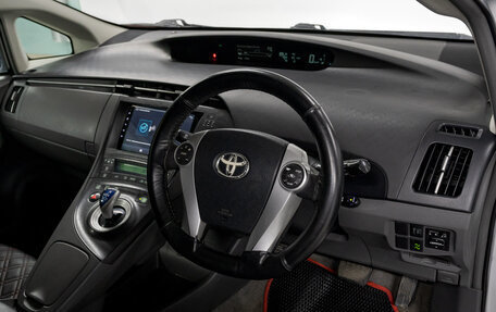 Toyota Prius, 2010 год, 950 000 рублей, 9 фотография