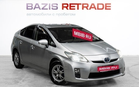 Toyota Prius, 2010 год, 950 000 рублей, 3 фотография