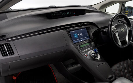 Toyota Prius, 2010 год, 950 000 рублей, 15 фотография